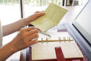 相続手続で発覚した不審な預金引出しを追及し、返金を実現した事例