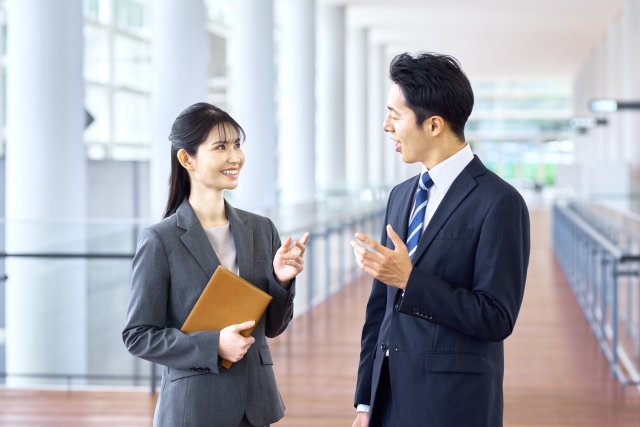 従業員の「引き抜き」は違法になる？